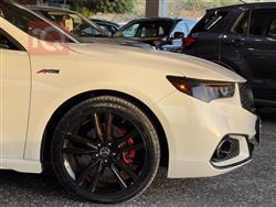 أكورا TLX